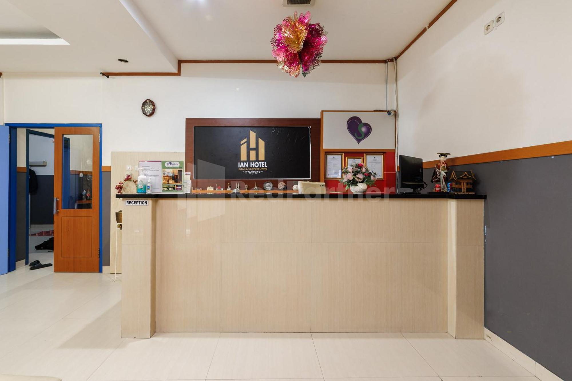 Ian Hotel Jaksa Mitra Reddoorz Jakarta Exteriör bild