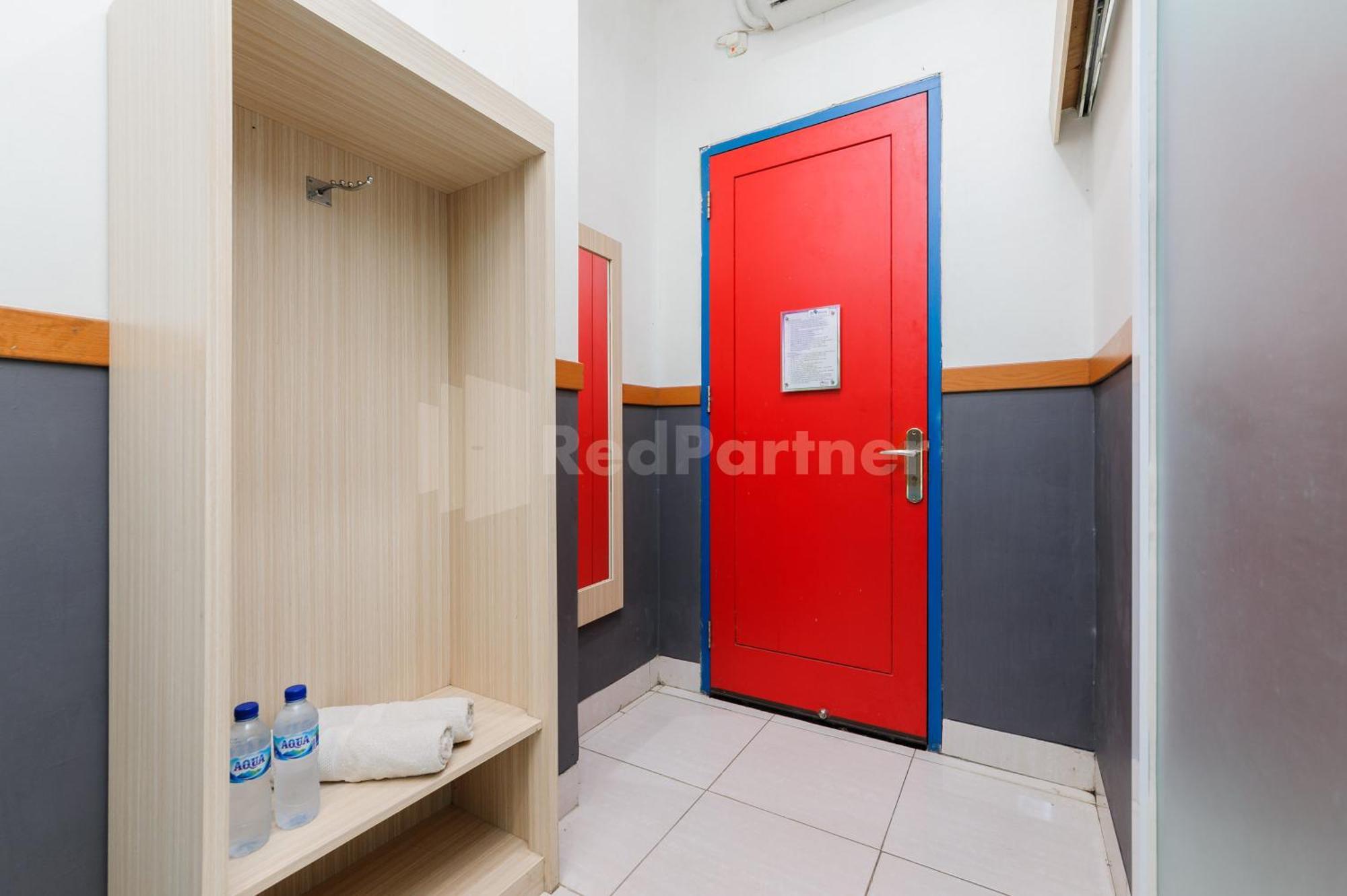 Ian Hotel Jaksa Mitra Reddoorz Jakarta Exteriör bild